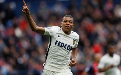 杏运体育精华-达尼洛赛后落泪令人动容